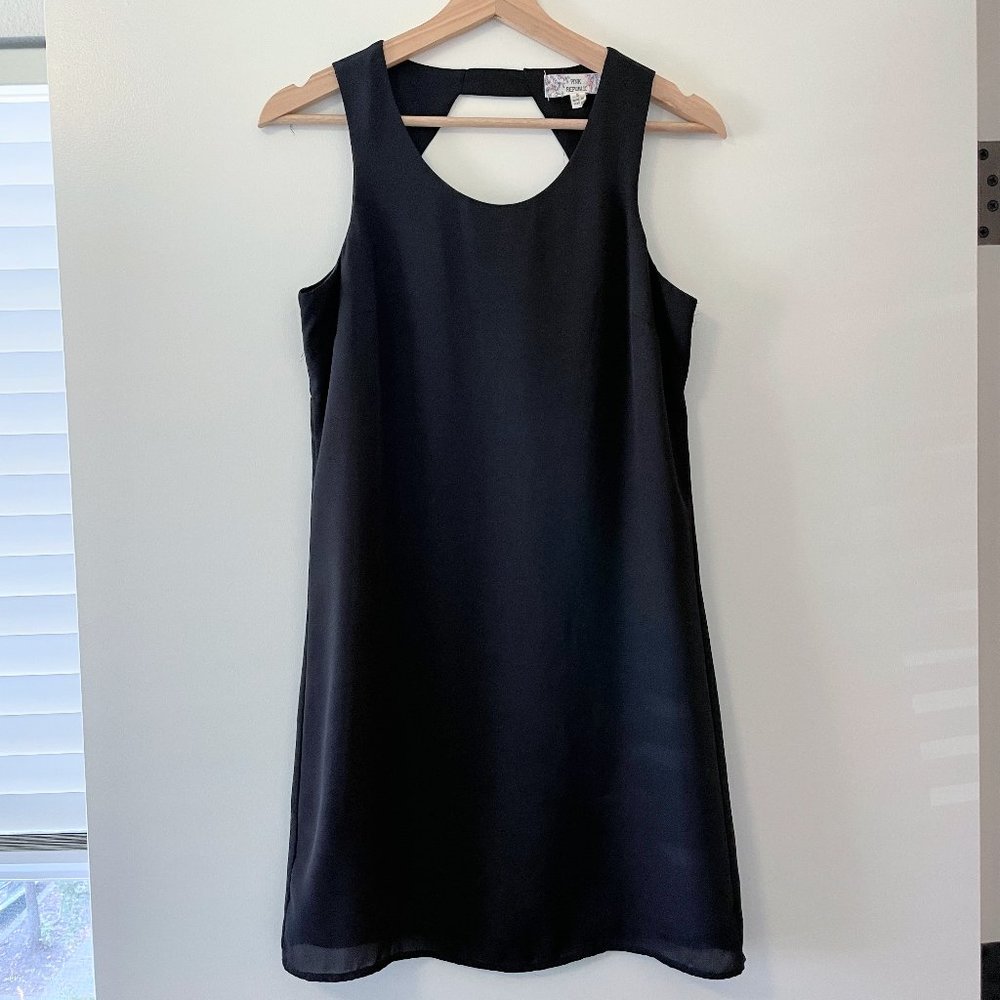 Pink Republic Black Sheath Dress Keyhole Back - Picture 1 of 6